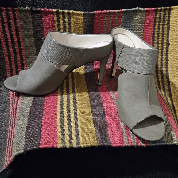 Calvin Klein Women Sage Shoes-Size 8M - Picture 3 of 9